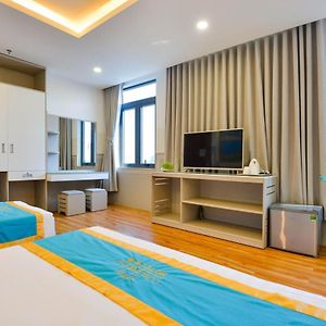 Love Hotel Airport